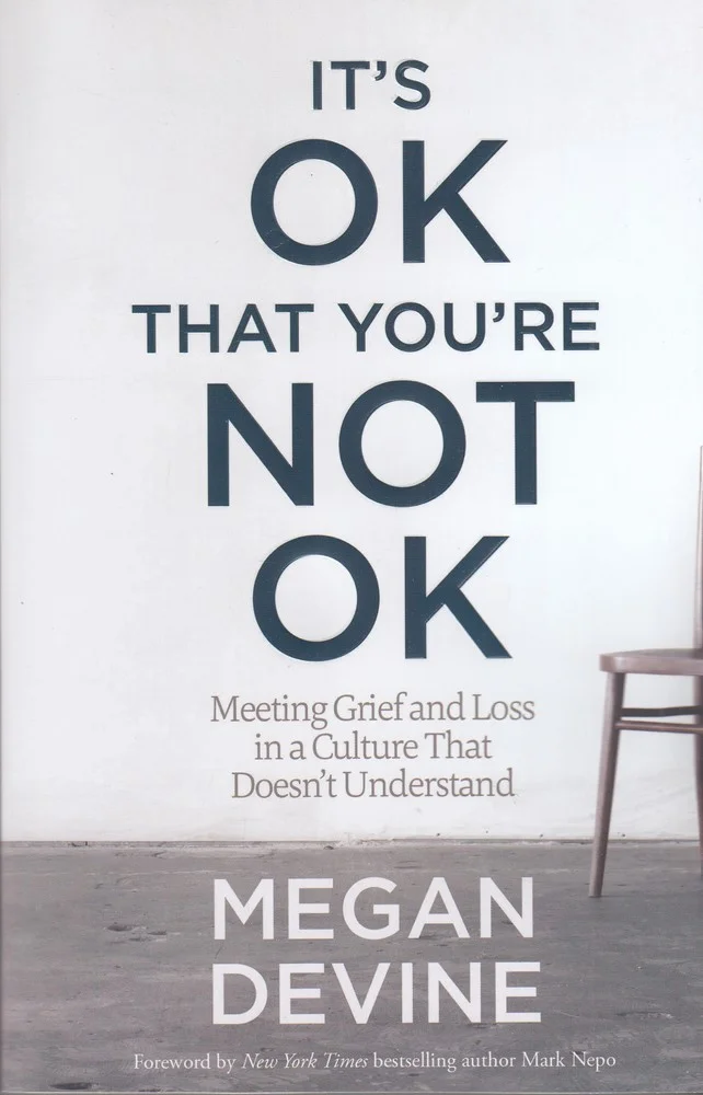 جلد its ok that youre not ok: عیبی ندارد اگر حالت خوش نیست